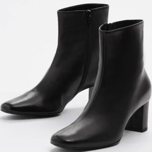 Italic Bianca Leather Block Heel Booties
